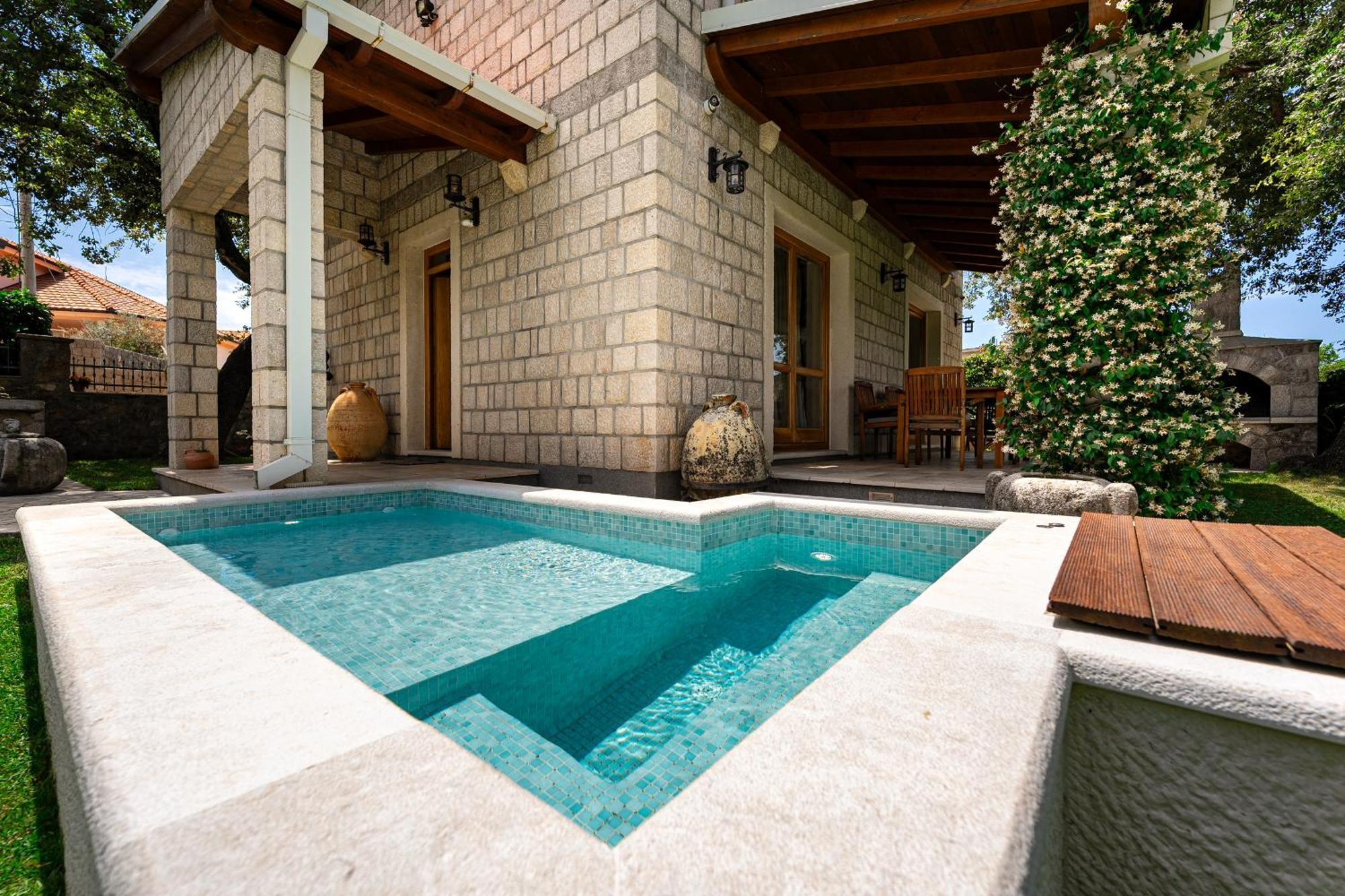 Villa Helena โกตอร์ ภายนอก รูปภาพ